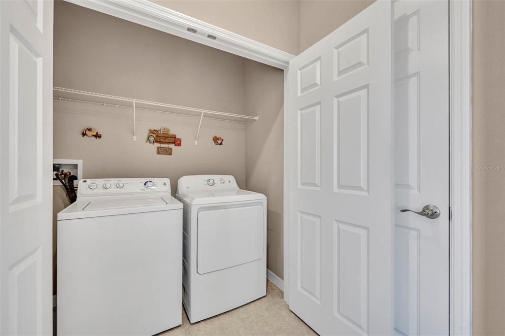 For Sale: $323,000 (2 beds, 2 baths, 1568 Square Feet)