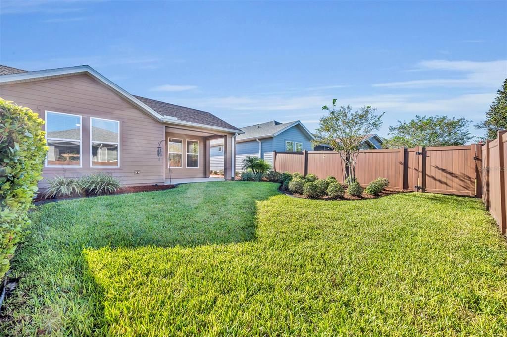 For Sale: $323,000 (2 beds, 2 baths, 1568 Square Feet)