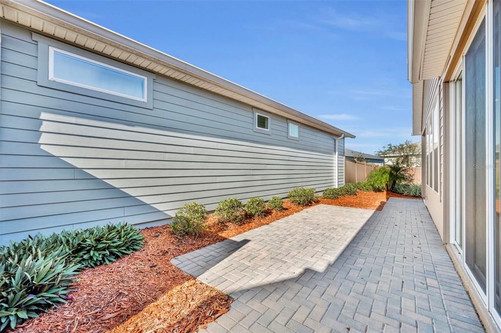 For Sale: $323,000 (2 beds, 2 baths, 1568 Square Feet)