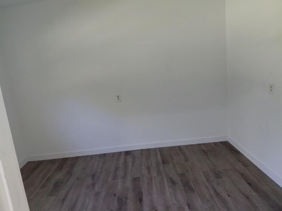 待售: $140,000 (4 贝兹, 2 浴室, 960 平方英尺)