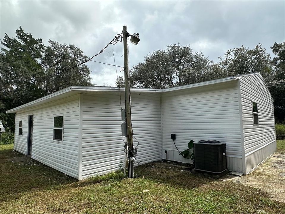 待售: $140,000 (4 贝兹, 2 浴室, 960 平方英尺)