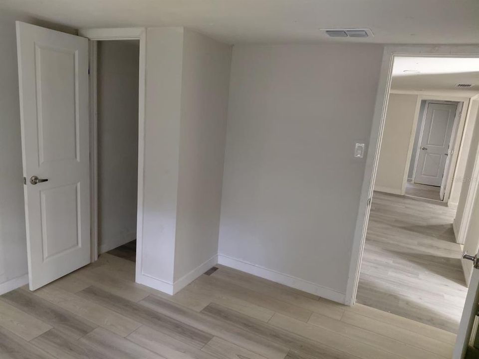 待售: $140,000 (4 贝兹, 2 浴室, 960 平方英尺)