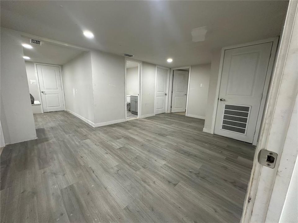 待售: $140,000 (4 贝兹, 2 浴室, 960 平方英尺)