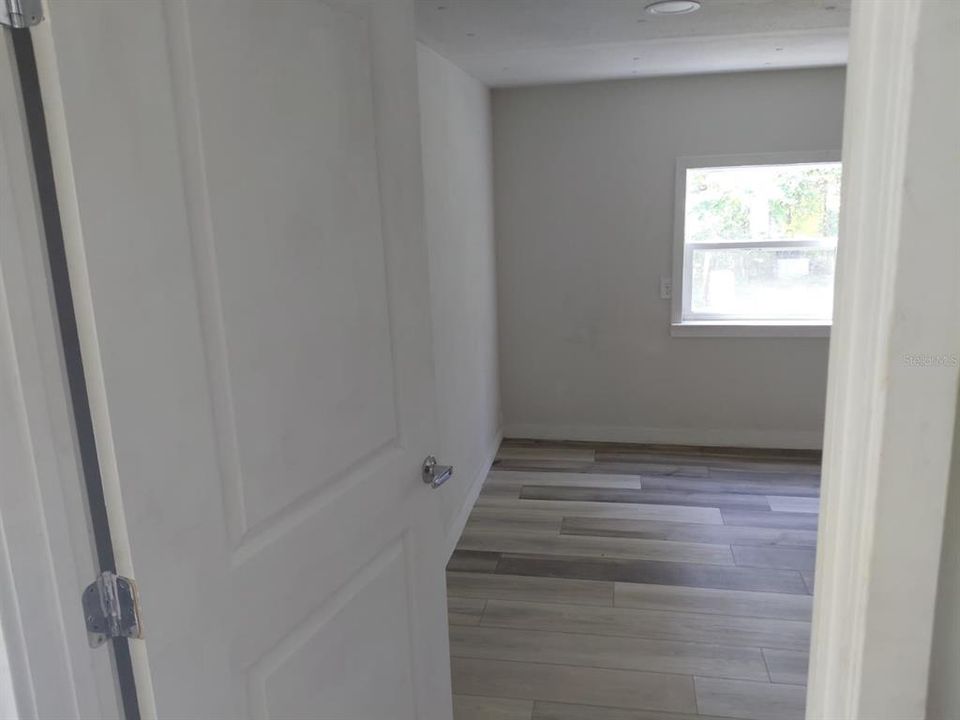 待售: $140,000 (4 贝兹, 2 浴室, 960 平方英尺)