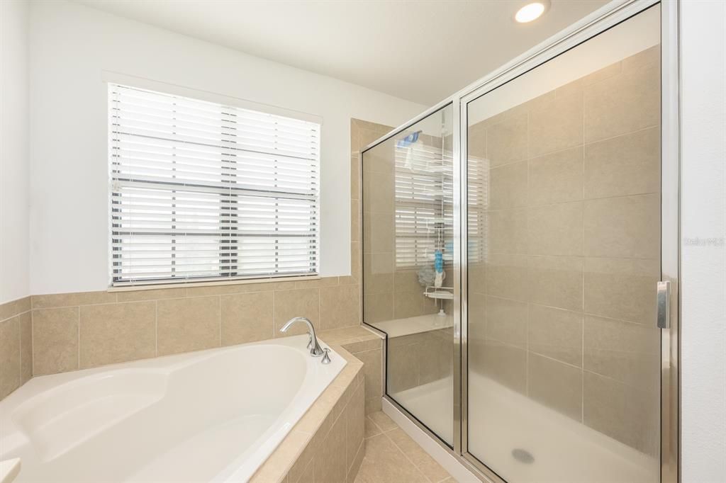 Под контрактом: $515,000 (4 спален, 2 ванн, 2532 Квадратных фут)