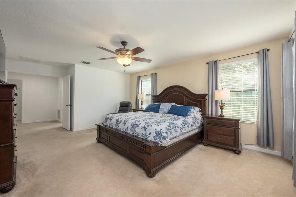 Под контрактом: $515,000 (4 спален, 2 ванн, 2532 Квадратных фут)