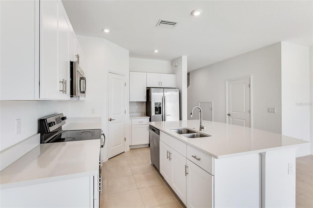 出租: $2,380 (3 贝兹, 2 浴室, 1373 平方英尺)