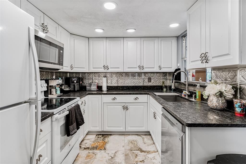 На продажу: $405,000 (3 спален, 0 ванн, 2020 Квадратных фут)