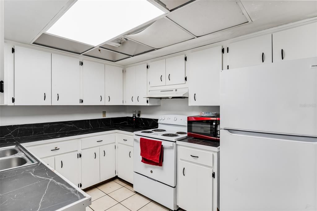 На продажу: $405,000 (3 спален, 0 ванн, 2020 Квадратных фут)