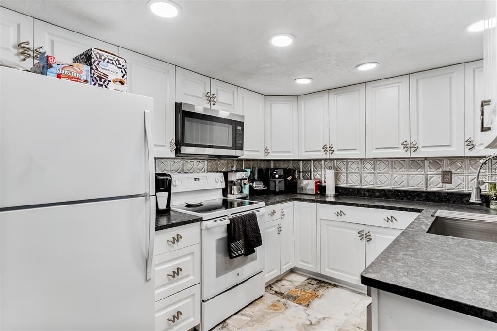 На продажу: $405,000 (3 спален, 0 ванн, 2020 Квадратных фут)