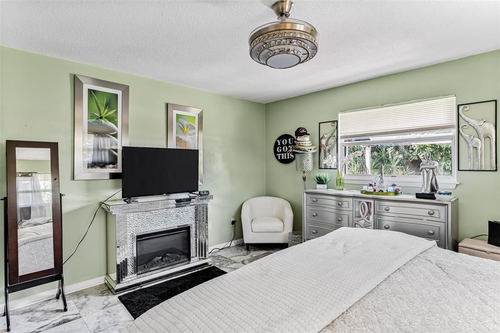 На продажу: $405,000 (3 спален, 0 ванн, 2020 Квадратных фут)