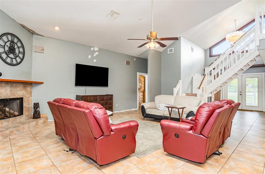 待售: $850,000 (5 贝兹, 4 浴室, 4143 平方英尺)