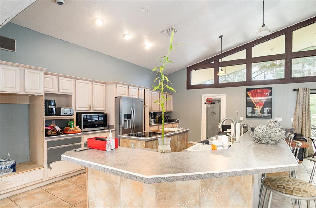 待售: $850,000 (5 贝兹, 4 浴室, 4143 平方英尺)