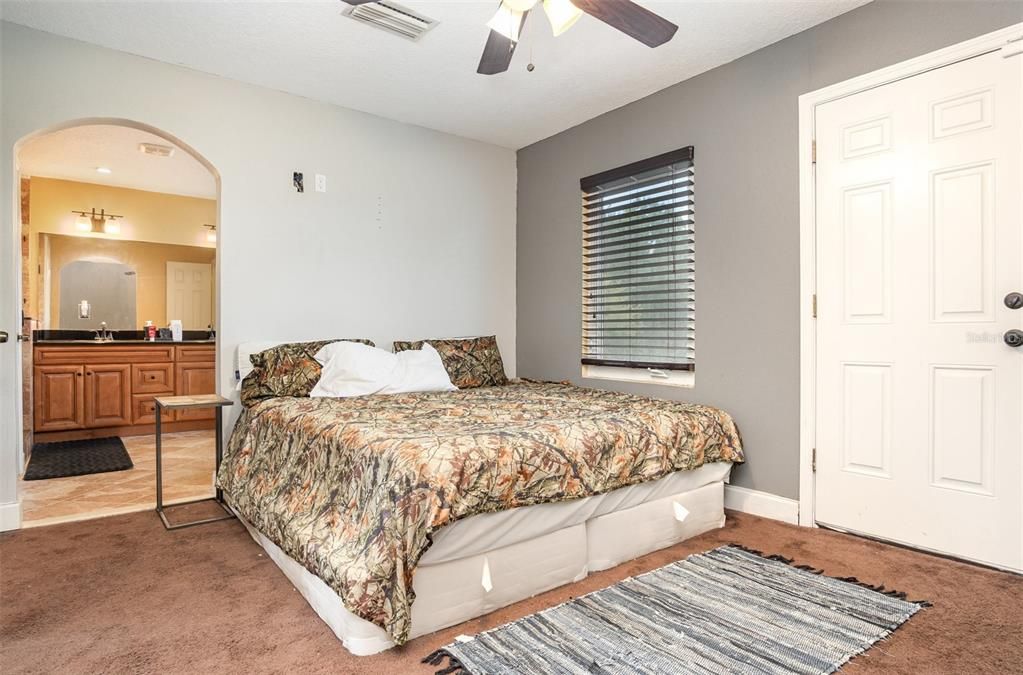 待售: $850,000 (5 贝兹, 4 浴室, 4143 平方英尺)