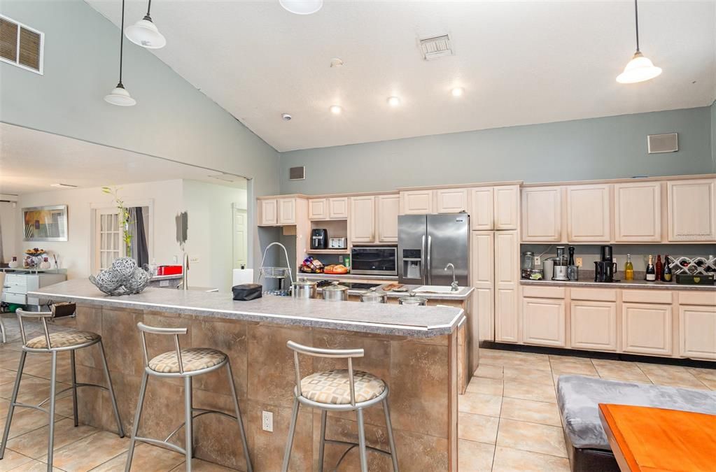 待售: $850,000 (5 贝兹, 4 浴室, 4143 平方英尺)