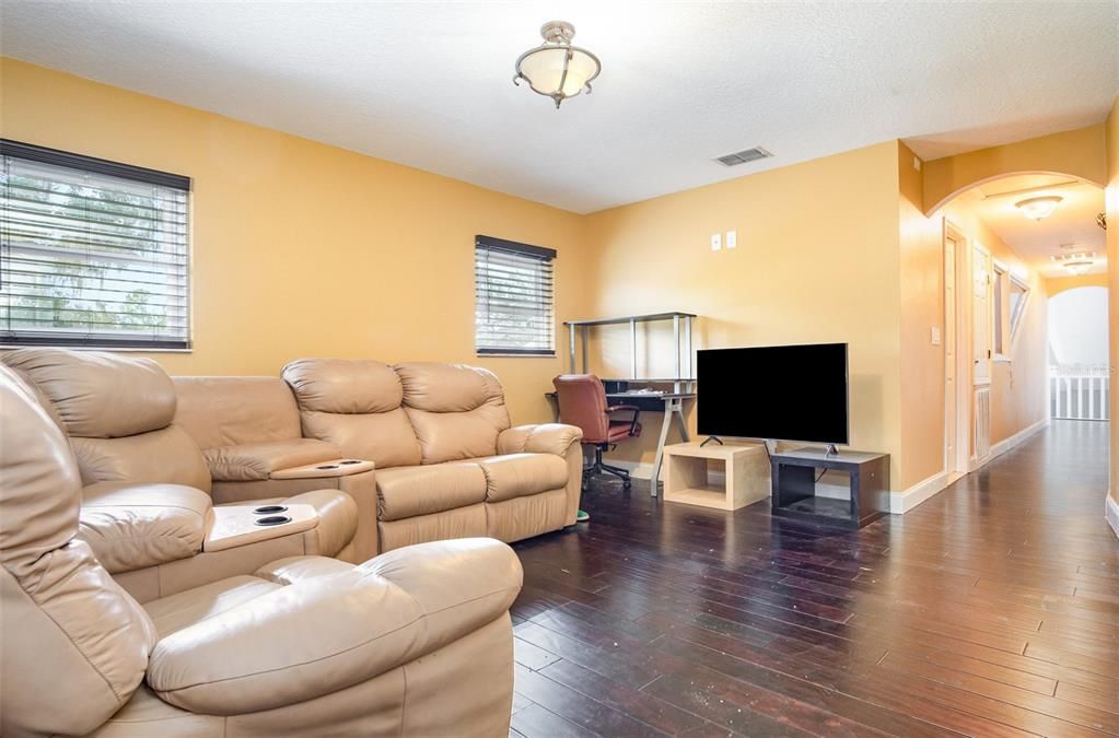 待售: $850,000 (5 贝兹, 4 浴室, 4143 平方英尺)