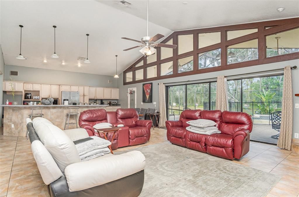 待售: $850,000 (5 贝兹, 4 浴室, 4143 平方英尺)