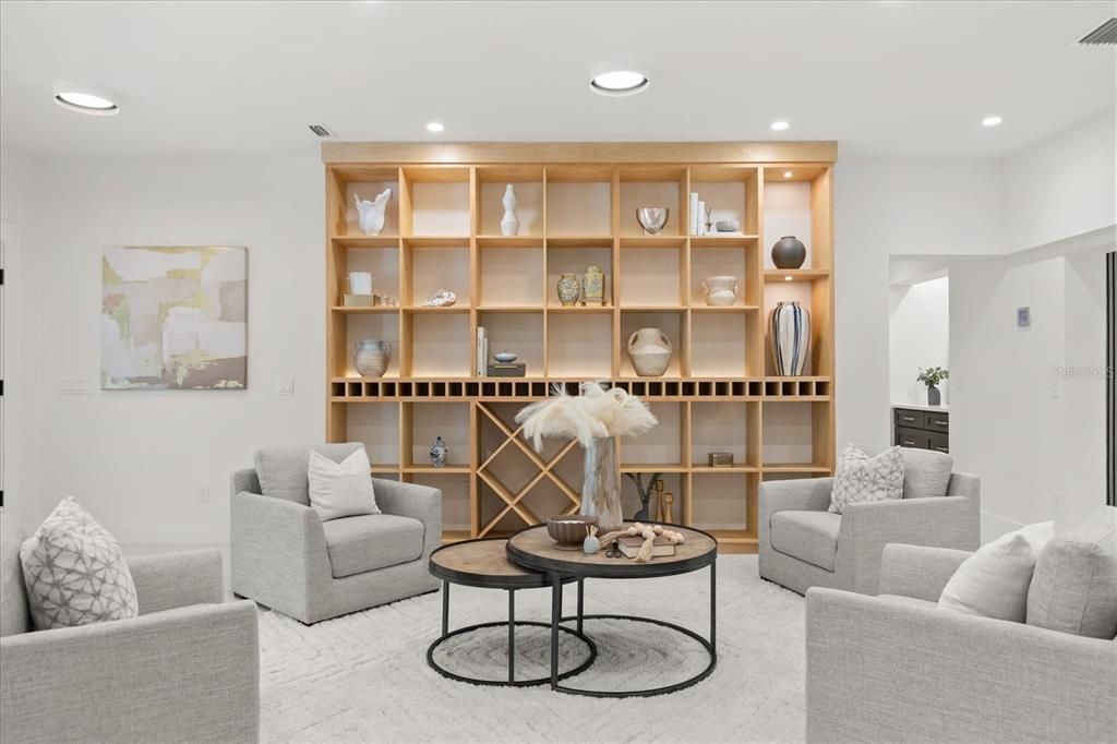 合同活跃: $1,599,900 (3 贝兹, 3 浴室, 2432 平方英尺)