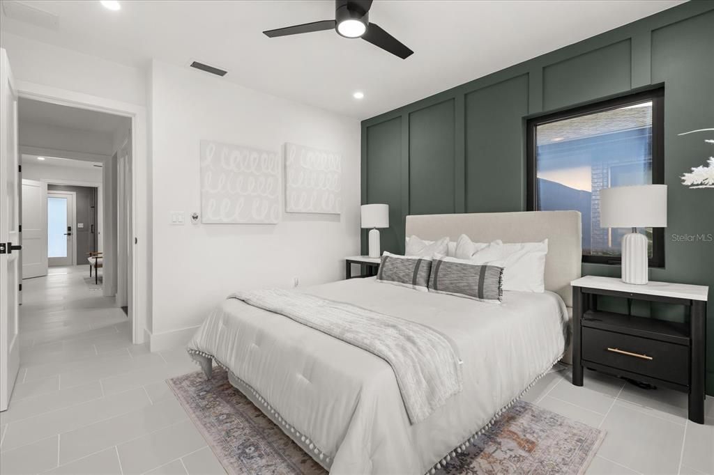 合同活跃: $1,599,900 (3 贝兹, 3 浴室, 2432 平方英尺)