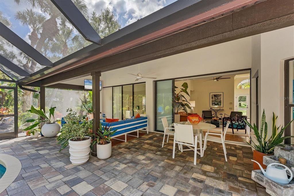 待售: $850,000 (3 贝兹, 2 浴室, 2471 平方英尺)