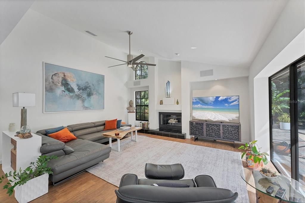 待售: $850,000 (3 贝兹, 2 浴室, 2471 平方英尺)