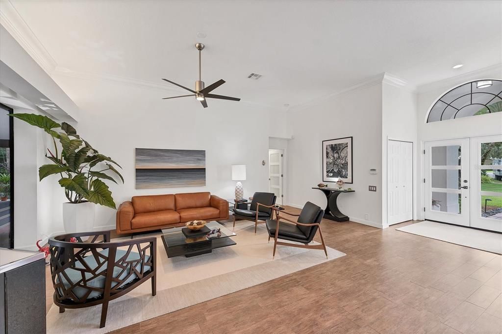 待售: $850,000 (3 贝兹, 2 浴室, 2471 平方英尺)