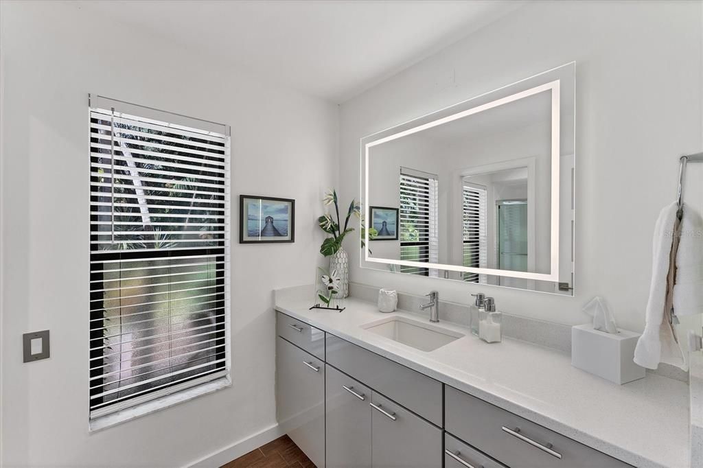 待售: $850,000 (3 贝兹, 2 浴室, 2471 平方英尺)