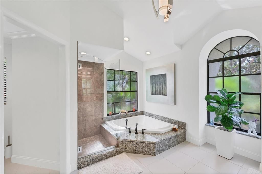 待售: $850,000 (3 贝兹, 2 浴室, 2471 平方英尺)