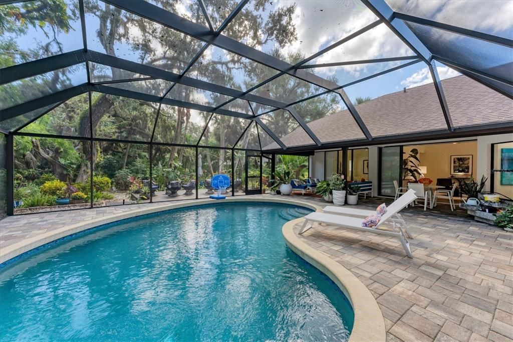 待售: $850,000 (3 贝兹, 2 浴室, 2471 平方英尺)