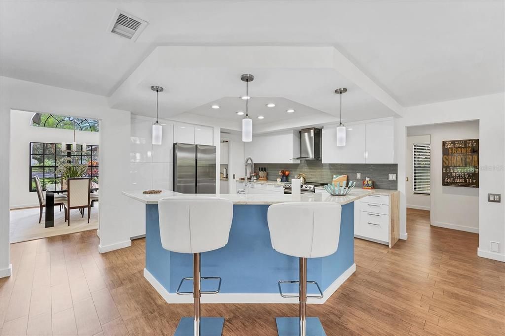 待售: $850,000 (3 贝兹, 2 浴室, 2471 平方英尺)