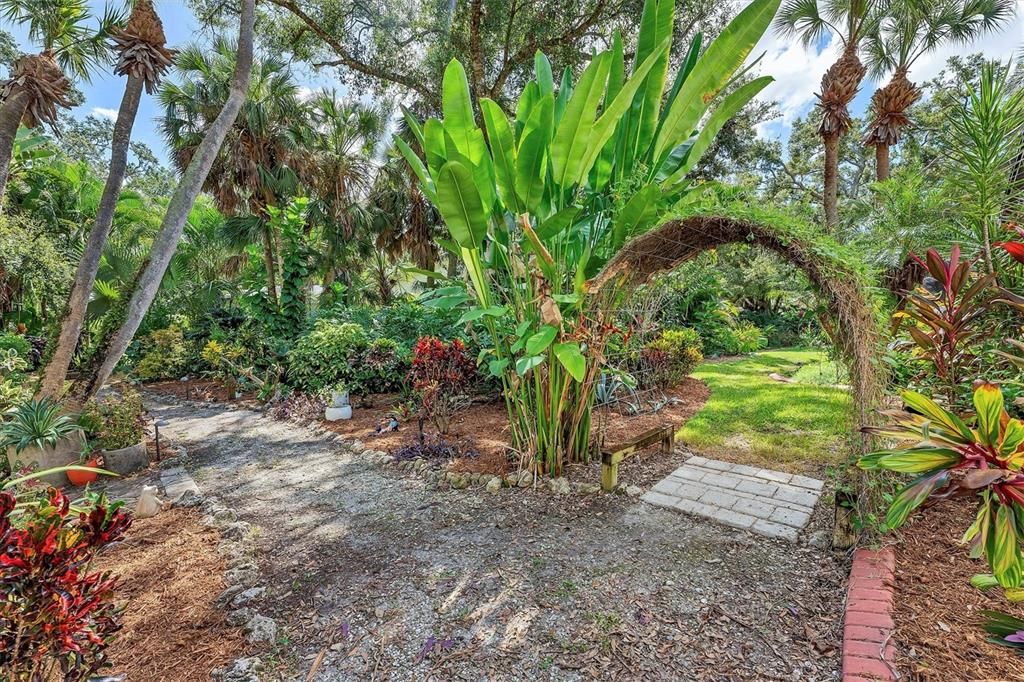 待售: $850,000 (3 贝兹, 2 浴室, 2471 平方英尺)