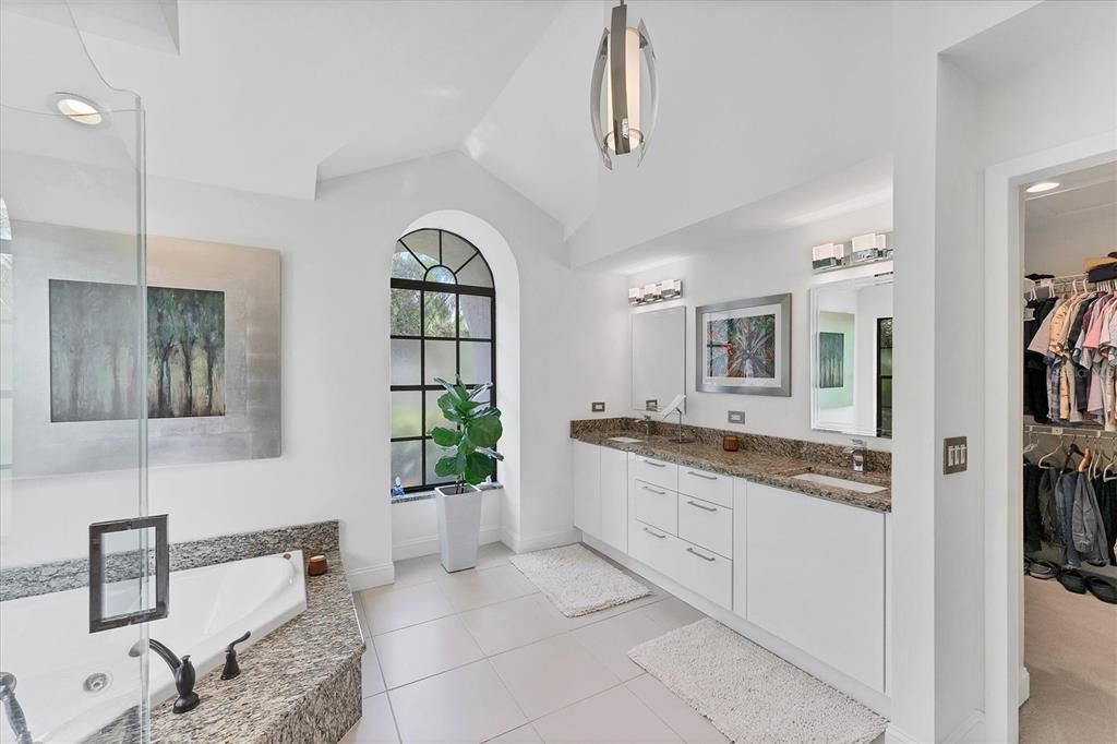 待售: $850,000 (3 贝兹, 2 浴室, 2471 平方英尺)