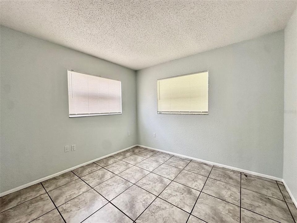 For Rent: $1,600 (2 beds, 1 baths, 1610 Square Feet)