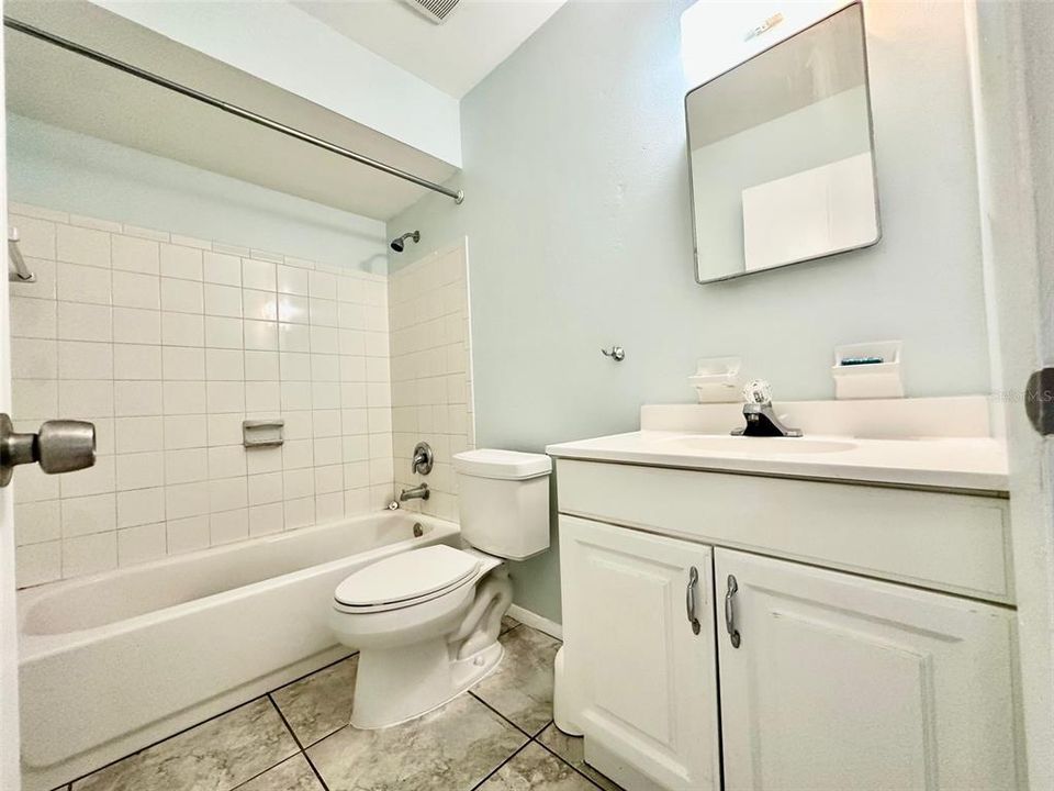 For Rent: $1,600 (2 beds, 1 baths, 1610 Square Feet)