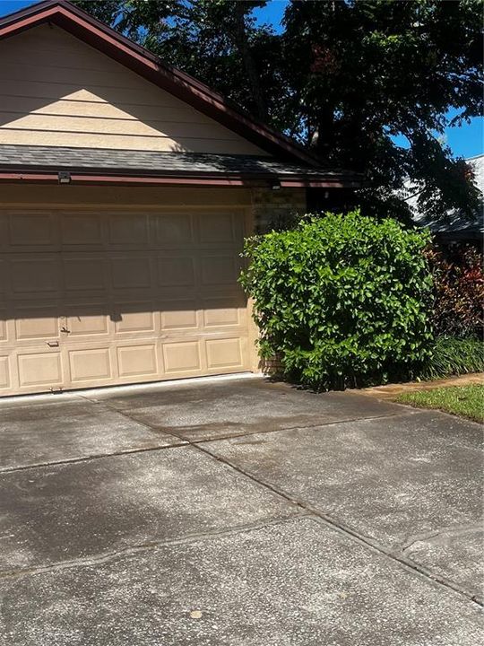 Active With Contract: $350,000 (3 beds, 2 baths, 1249 Square Feet)