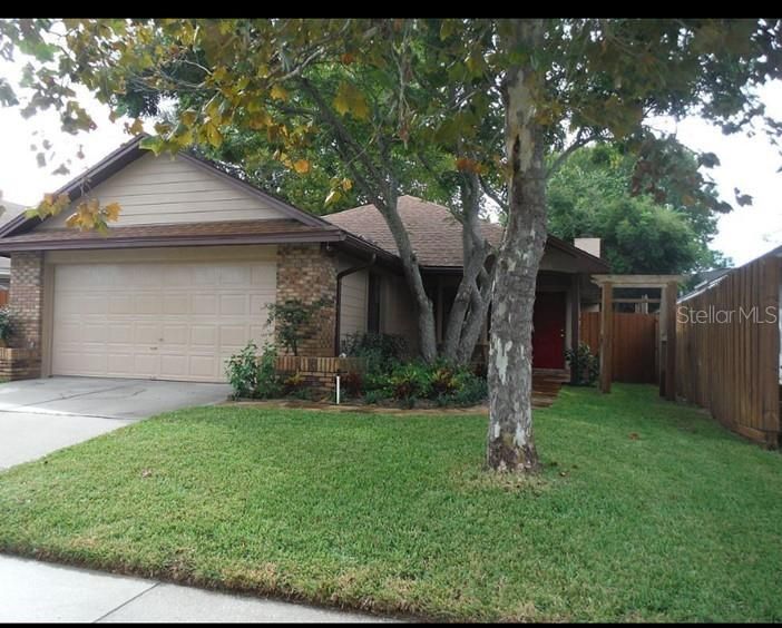 Active With Contract: $350,000 (3 beds, 2 baths, 1249 Square Feet)