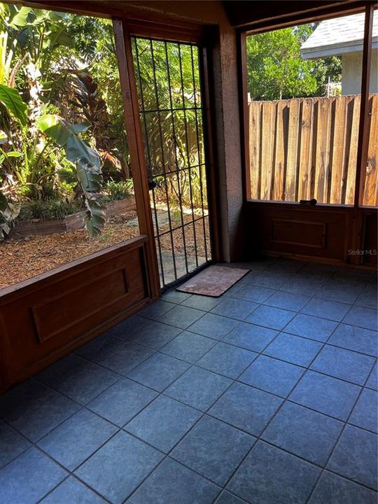 Active With Contract: $350,000 (3 beds, 2 baths, 1249 Square Feet)