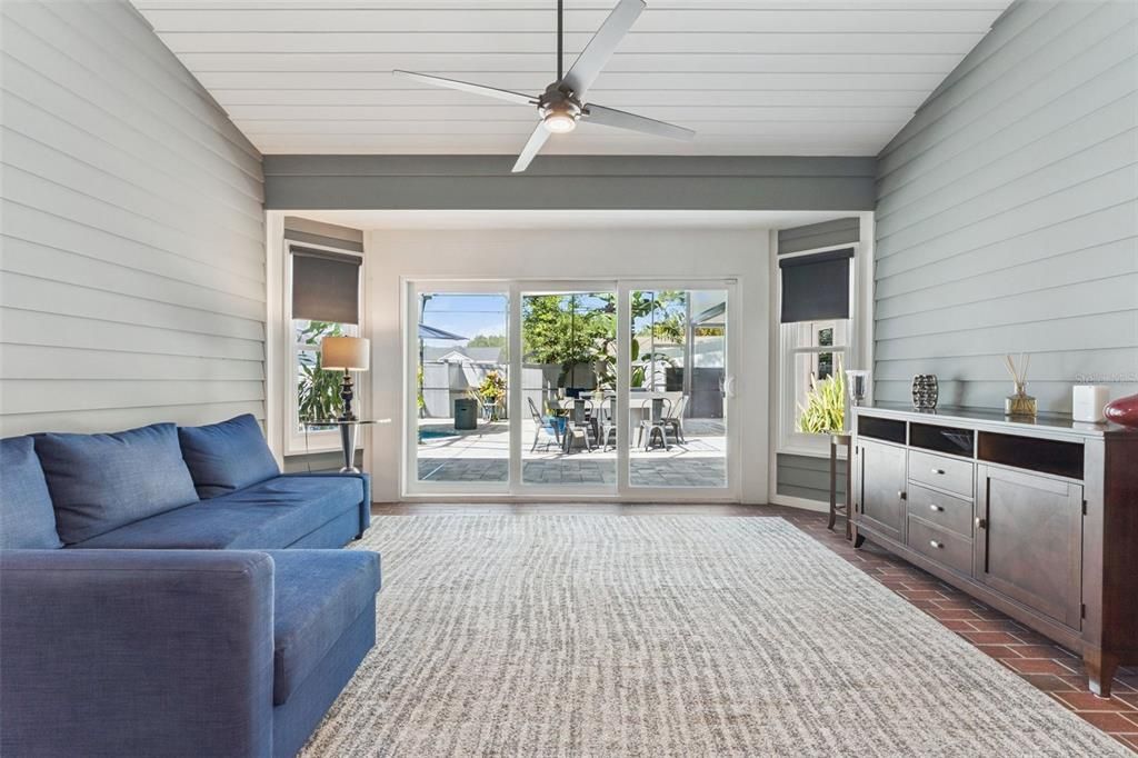 For Sale: $879,000 (3 beds, 2 baths, 2713 Square Feet)