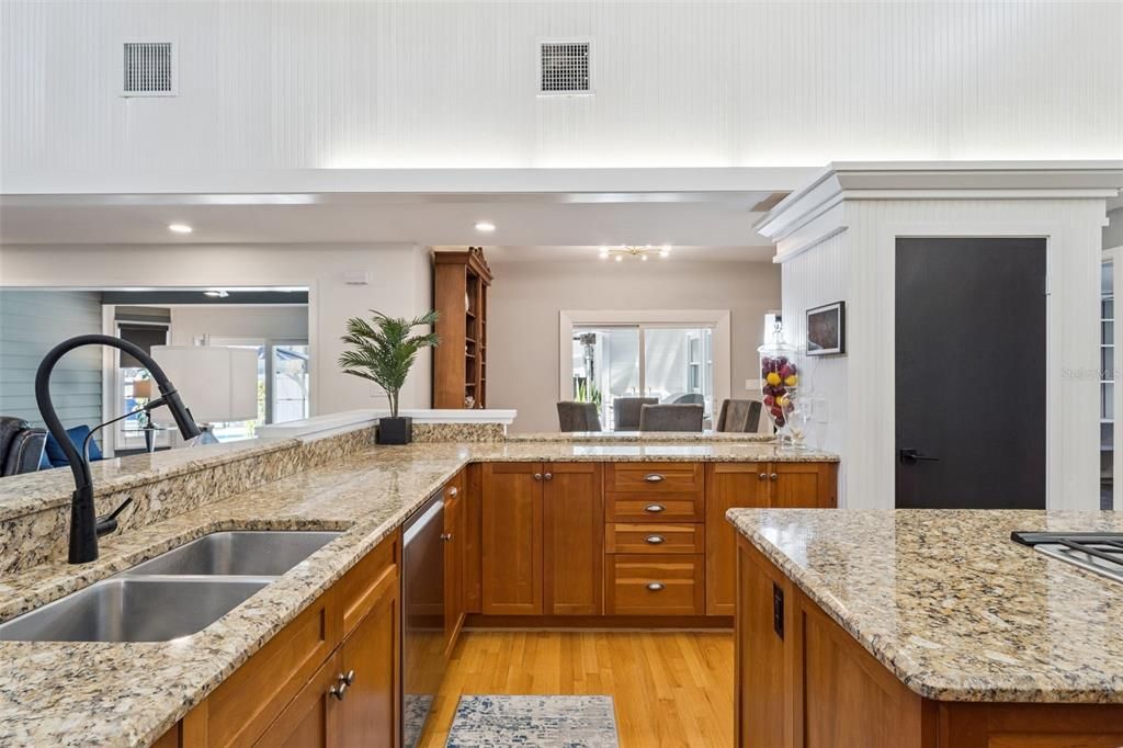 For Sale: $879,000 (3 beds, 2 baths, 2713 Square Feet)