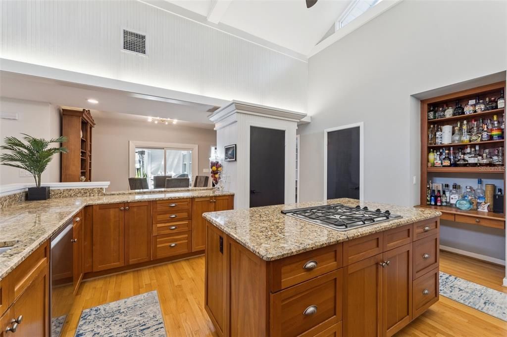 For Sale: $879,000 (3 beds, 2 baths, 2713 Square Feet)