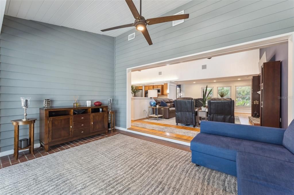 For Sale: $879,000 (3 beds, 2 baths, 2713 Square Feet)