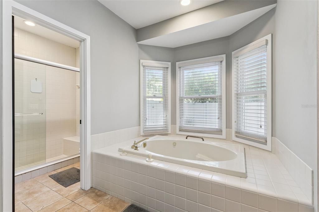 For Sale: $879,000 (3 beds, 2 baths, 2713 Square Feet)