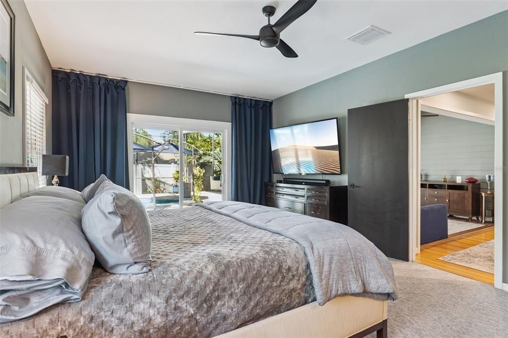 For Sale: $879,000 (3 beds, 2 baths, 2713 Square Feet)