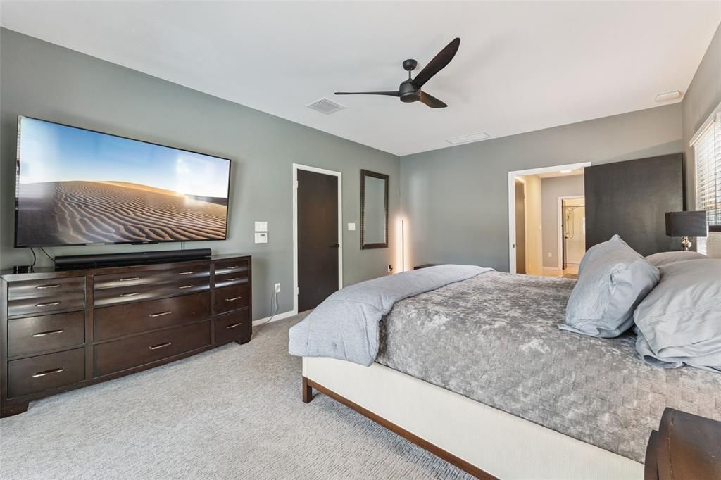 For Sale: $879,000 (3 beds, 2 baths, 2713 Square Feet)