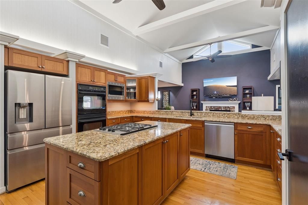 For Sale: $879,000 (3 beds, 2 baths, 2713 Square Feet)