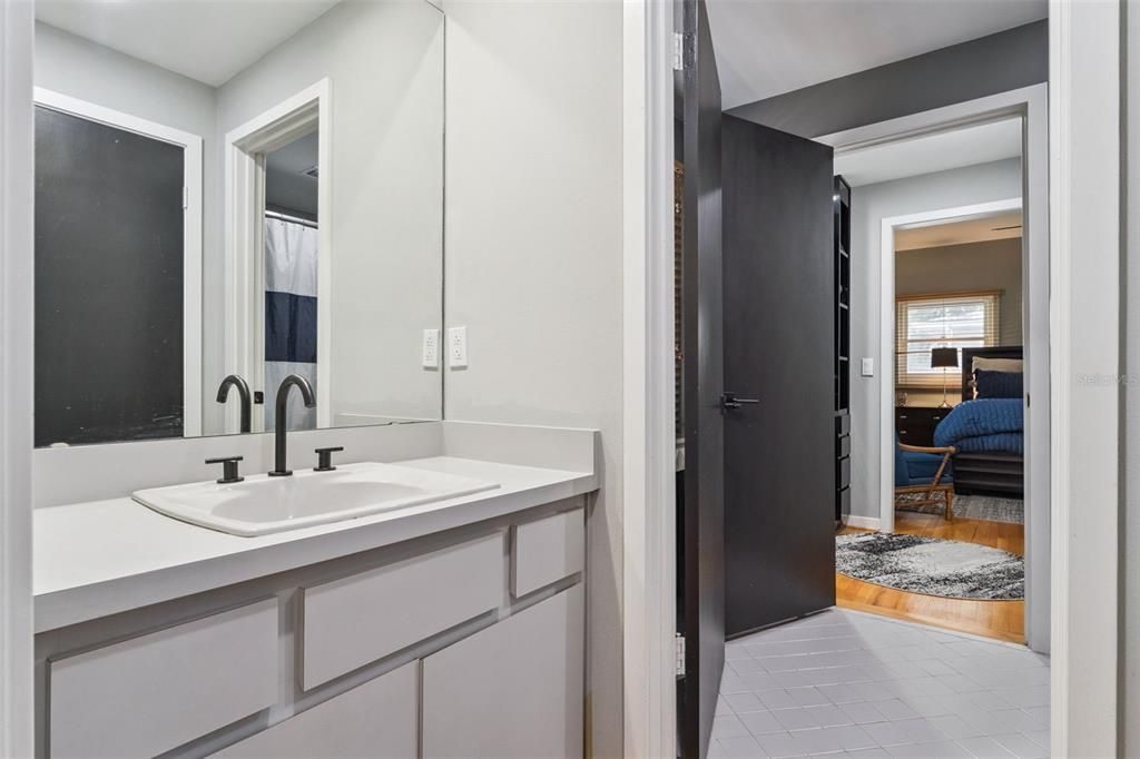 For Sale: $879,000 (3 beds, 2 baths, 2713 Square Feet)