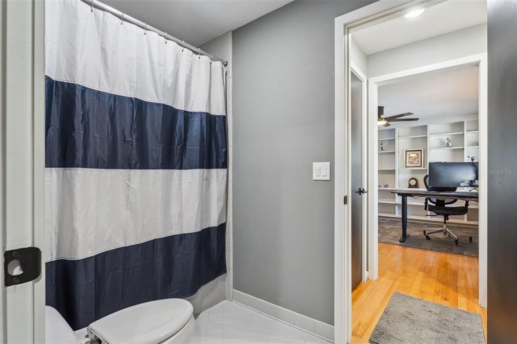 For Sale: $879,000 (3 beds, 2 baths, 2713 Square Feet)