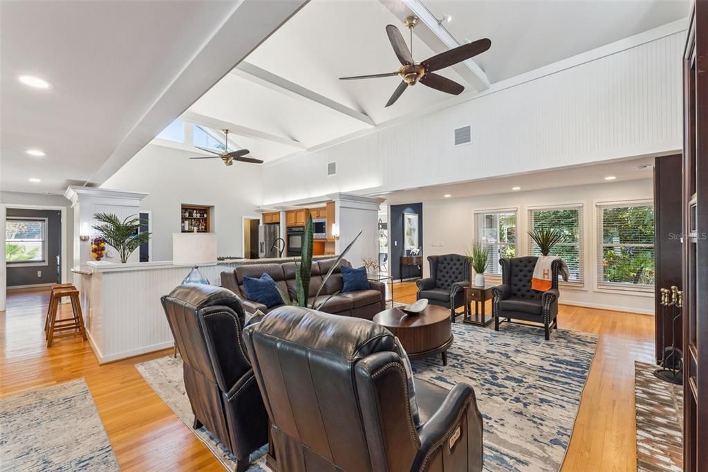 For Sale: $879,000 (3 beds, 2 baths, 2713 Square Feet)