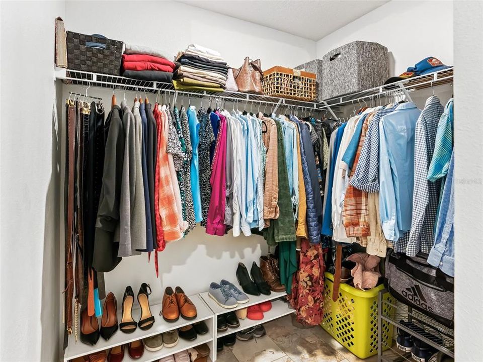 合同活跃: $305,000 (3 贝兹, 2 浴室, 1463 平方英尺)