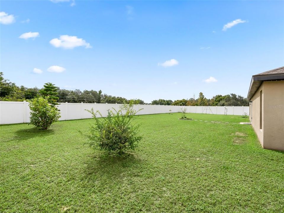 合同活跃: $305,000 (3 贝兹, 2 浴室, 1463 平方英尺)